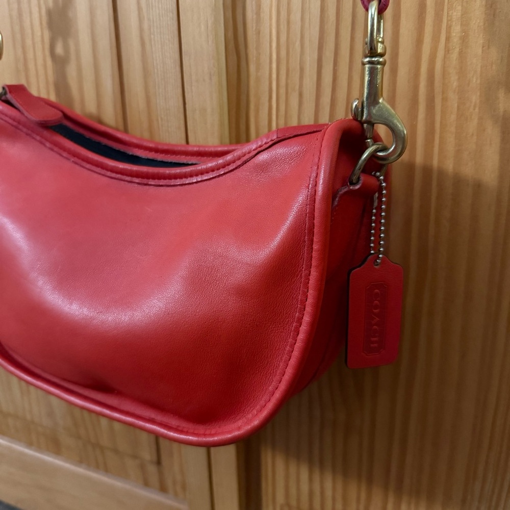 LAST CHANCE CLOSET CLOSING Vintage USA Coach Swinger Coral Red Orange Leather - Picture 2 of 12
